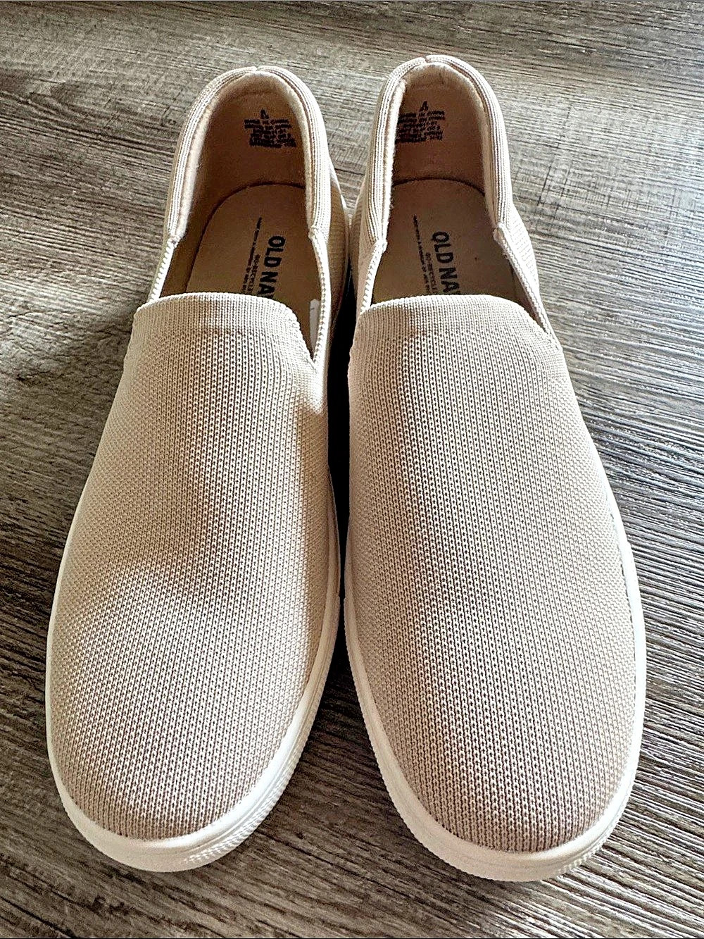Old Navy Go-Recycled Knit Slip-On Sneakers Beige & White US 8
